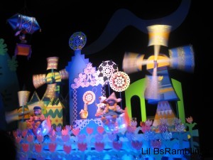 Blury photo of signs saying farewell in many languages.